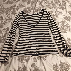 Low back stripe top